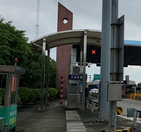 诸葛残锋无意追究刀痕，事实上他连谈都不谈